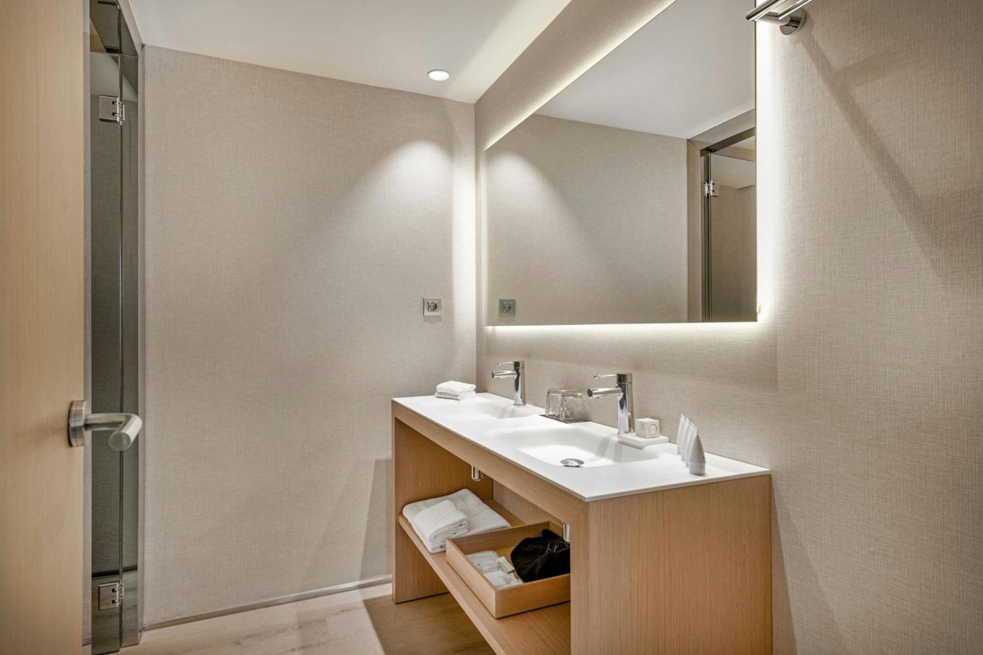Ac Hotel Victoria Suites By Marriott Barcelona Exterior foto